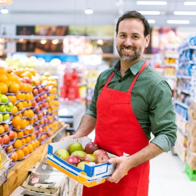 Supermercados com vagas abertas: Assaí Atacadista e Atacadão; veja como se candidatar